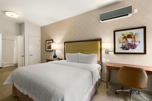 Hampton Inn Chicago Downtown/N Loop/Michigan Ave image 33